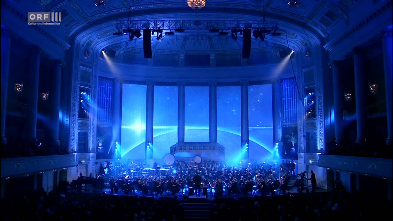 Space Mountain - De la Terre a la Lune at Hollywood in Vienna - YouTube