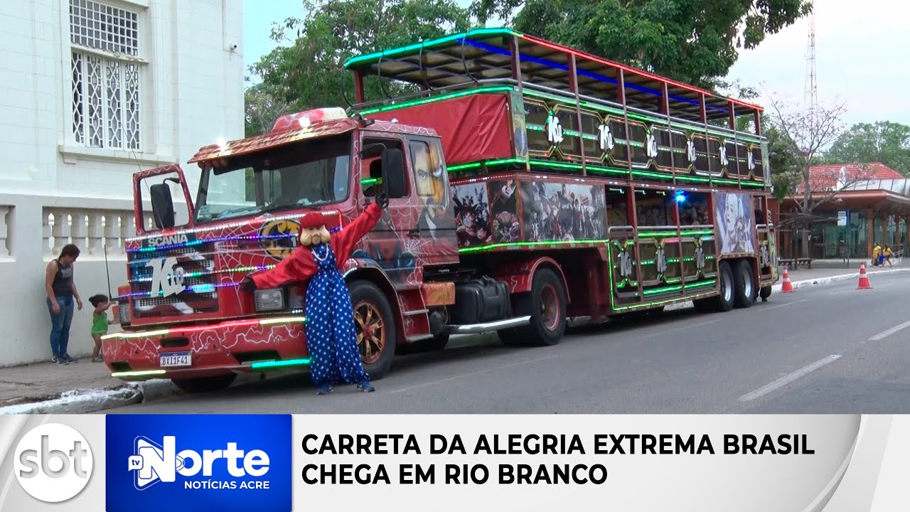 Carreta da Alegria chama atenção nas ruas de Rio Branco