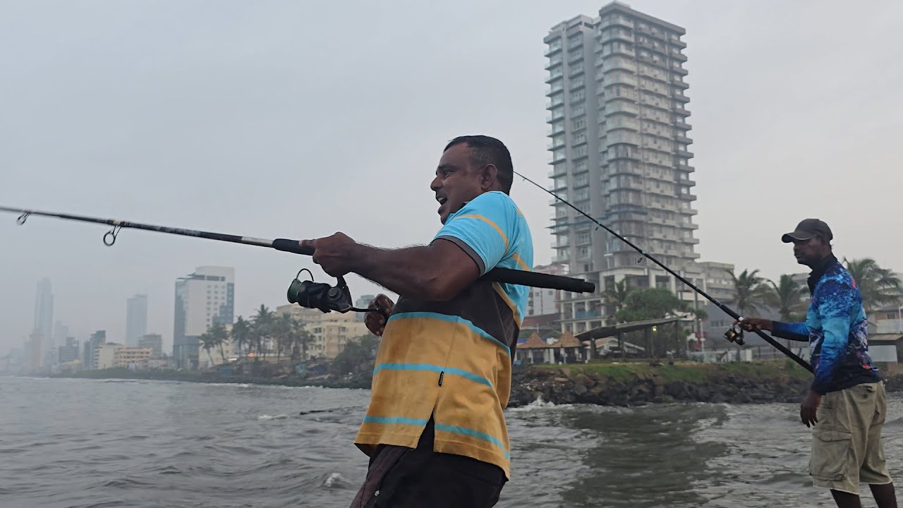 මොකෙක් නමුත් ලොකු එකෙක් කාලා ඉන්නේ | Something Huge Just Hooked!