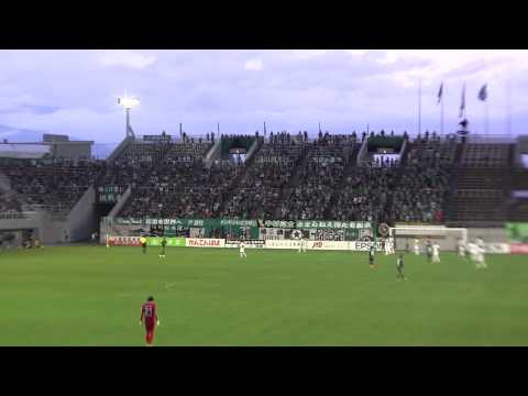 松本山雅FC vs ガイナーレ鳥取   試合中の山雅ゴール裏の様子 2013/9/1
