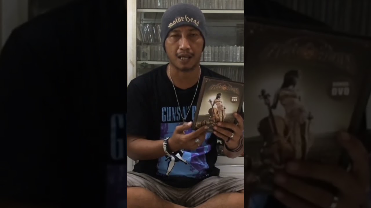 Mengulas CD Helloween Album Unarmed (Best Of 25th Anniversary) 