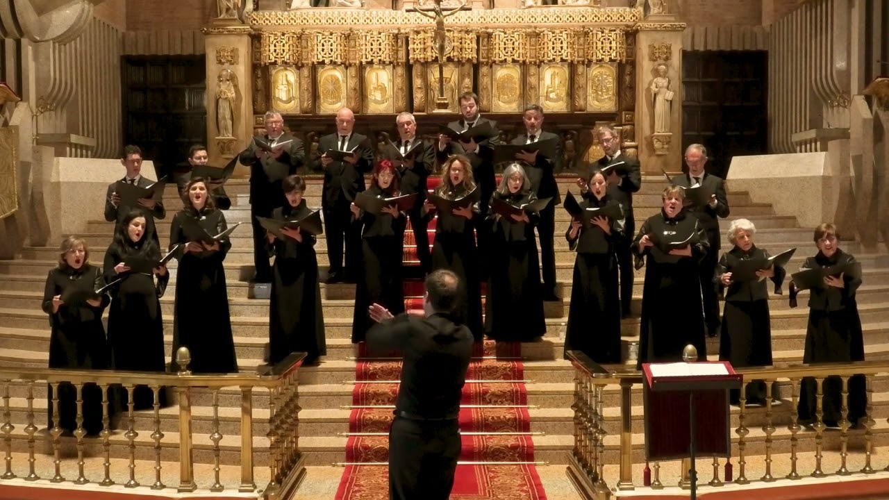 Ave Maria de Bruckner - Coral de Cámara de Pamplona en el santuario de Torreciudad