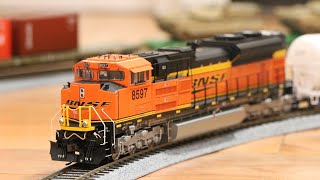 Athearn HO Scale BNSF SD70ACe Unboxing