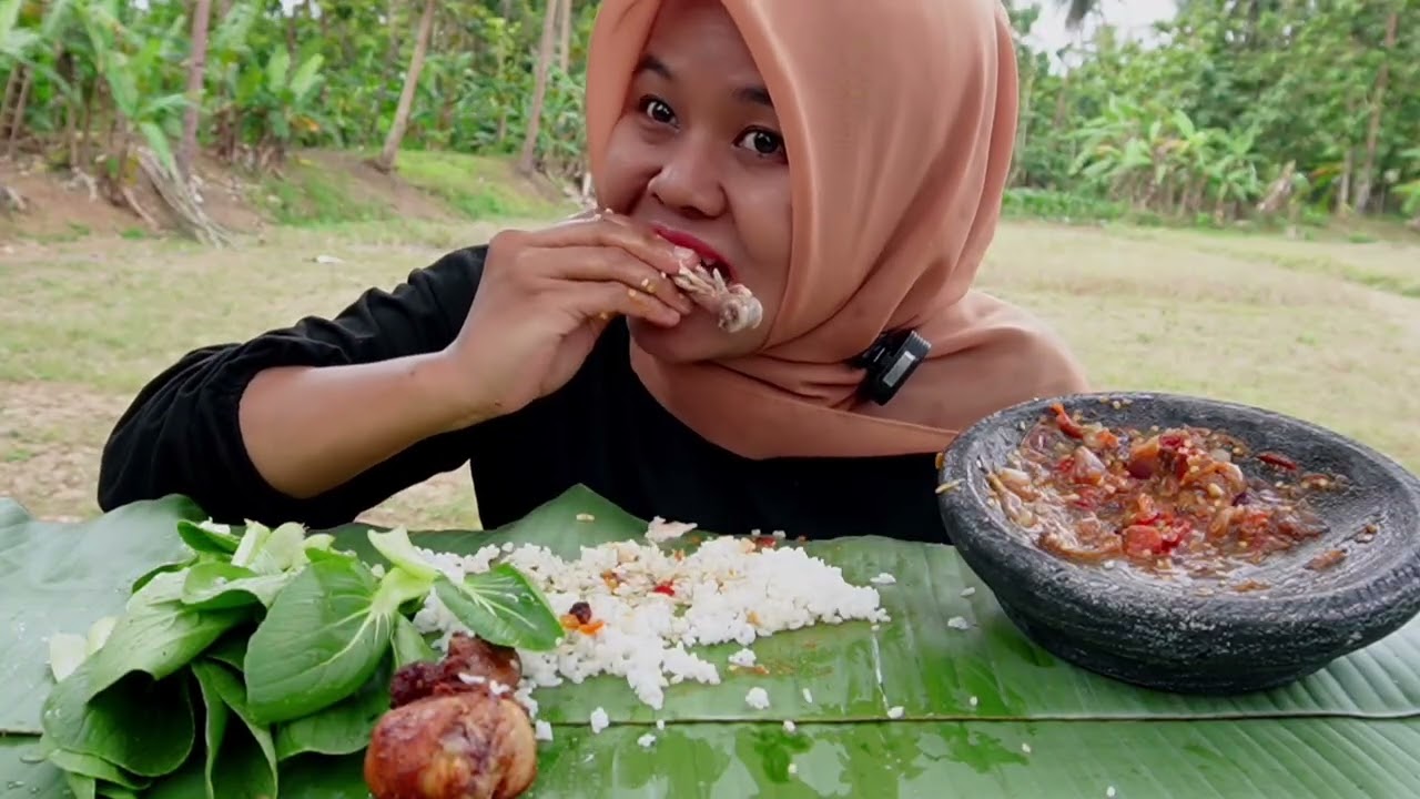 paha ayam digreng seperti ini dagingnya lebih lembut! sedikit paha ayam mukbang sambal trasi #viral