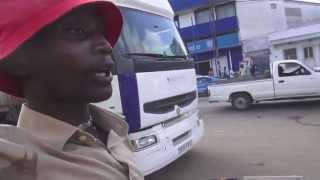 Aimé, vendeur de CDs ambulant (Pointe Noire - Congo)
Réalisé par Philippe Edouard. Produit par Squat de Lux. Aimé, vendeur de CDs ambulant, filmé en centre ville - Pointe Noire (République du Congo) - Squat De Lux © Mars 2012 - https://www.facebook.com/pointenoire.channel
POINTE NOIRE CHANNEL.
Contacts : squatdelux@hotmail.fr
t: 00 33 (0) 6 81 97 17 75 (France)
t: 00 242 06 638 06 42 (Rép.du Congo)
https://www.facebook.com/pointenoire.channel
© Squat De lux - Juillet 2013 - Aimé, vendeur de CDs ambulant (Pointe Noire - Congo)
