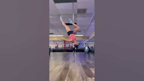 Inside / outside leg hangs #poledance #pole #dance