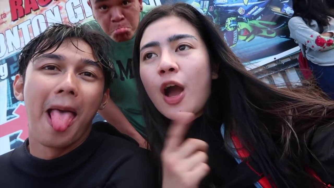 FELICYA ANGELLISTA #VLOG - JATOH KE LAUT PAS LAGI PARASAILING?