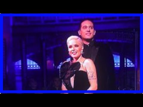 Download Halsey ‘SNL’ Performance Of “Him & I” With G-Eazy – WATCH VIDEO
