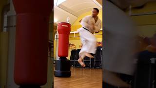 BOTTLE KICKING  #taekwondo #kicking #540kick #martialarts #speedkick #cheat720 #taekwondokicks #tkd