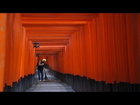 Video: Santuario giapponese di Fushimi Inari: la guida completa