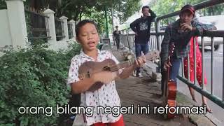 Download lagu Pengamen Cilik Suara Emas Kreatif Sindir Pemerinta Pengamen Cilik Suara Emas Kreatif Sindir Pemerinta