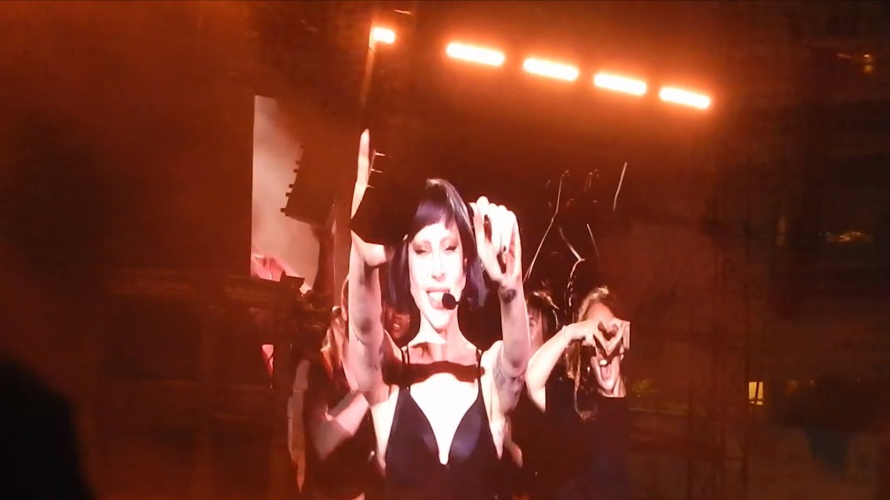 How Bad Do U Want Me - Lady Gaga Ensaio em Copacabana 02/05/25
