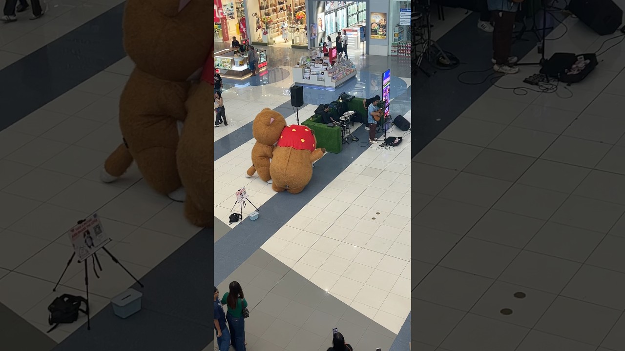 Mascot fight, #shorts #trending #viral #shortvideo #viralvideo #asmr #satisfying #foryou #sm#mascot