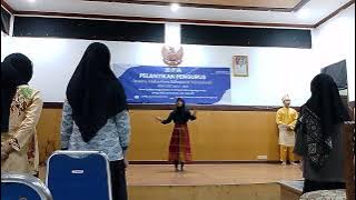 Menyanyikan Lagu Indonesia Raya dan Mars Kab. Mempawah