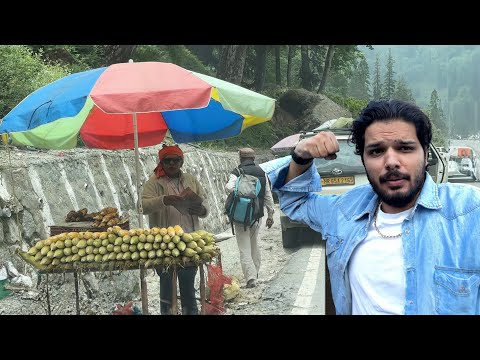 Yeh Buddha Mere Beech Mein Bohot Bolta Hai