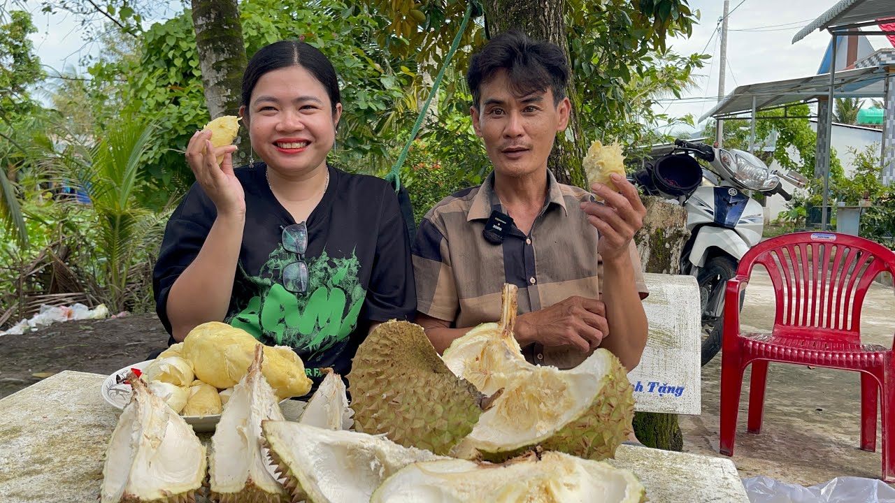 Quá Vui ! Bé Mai Và Anh Sang Mời Khán Giả Ăn Sầu Riêng Siêu Ngon ...