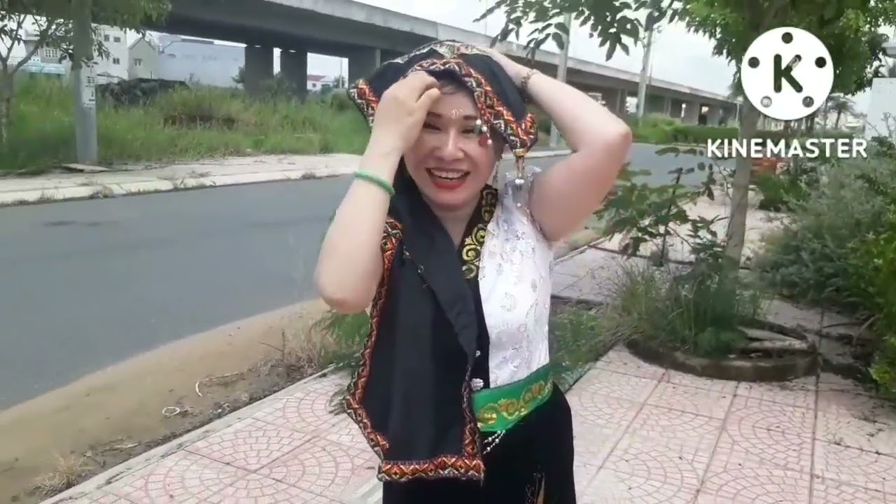 Có1Cô Gái XinhĐẹp,DânTộc《GiaLai》Hát VọngCổ CựcHay,Giọng RấtLạ,Bài TânCổ《SeChỉ LuồnKim》☆ThanhVân☆...