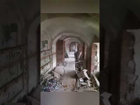 Зашел в заброшенное старинное здание💥Вот что там увидел😳❗