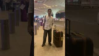 Tusshar Kapoor spotted at the airport in a cool look | FilmiBeat