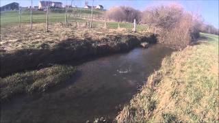 Pêche de la truite au leurre en petite rivière 2015 - HD