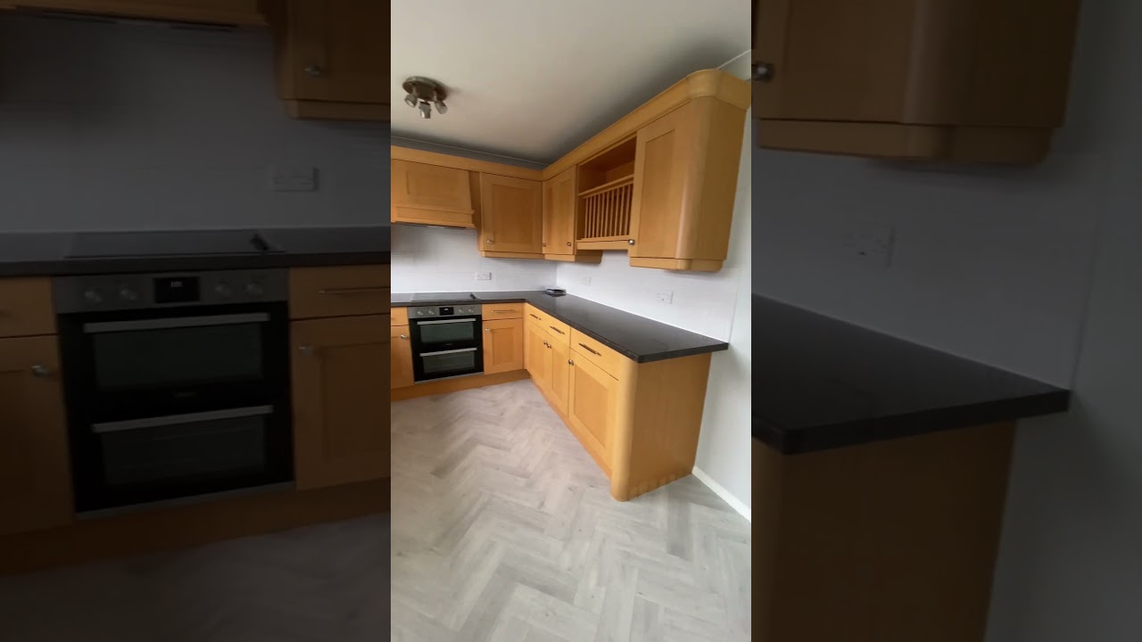 3 bed terraced house to rent in Derby Road, Chatham, ME5