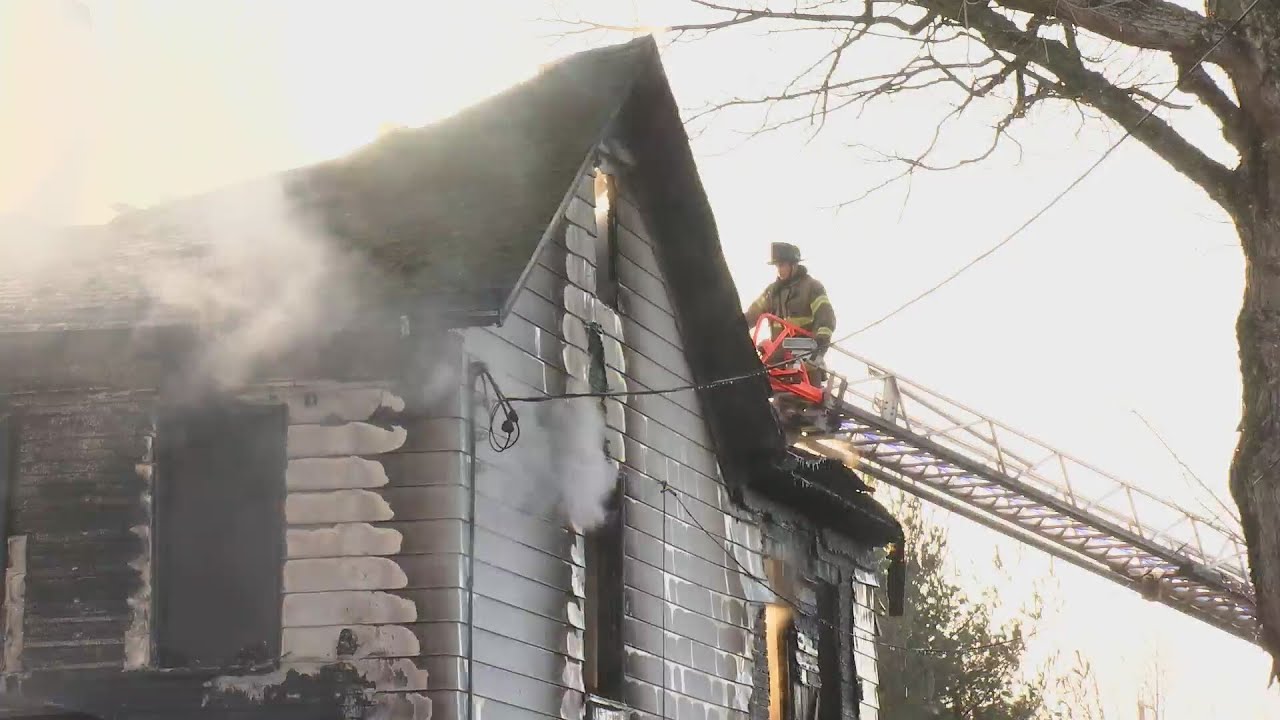 One dead, three injured in early morning fire - YouTube