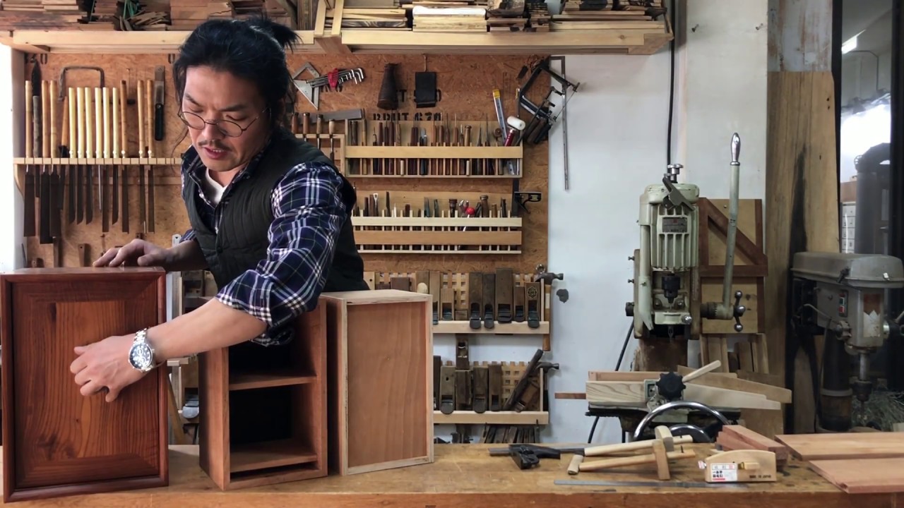 책궤 두껍닫이문, 먹금넣기 / Traditional Korean bookcase, Marking YouTube