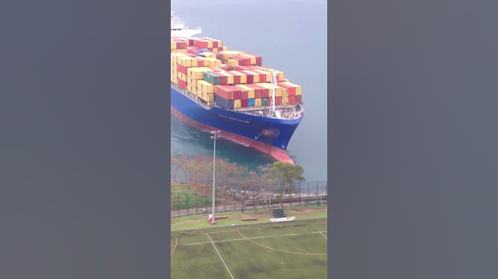 ESSE NAVIO INFELIZMENTE BATEU NO CAMPO DE FUTEBOL