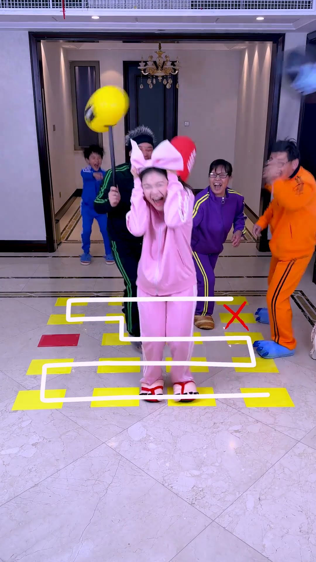 एक स्ट्रोक चुनौती丨Can You Succeed In The Challenge Without Touching The Red Dot?#Funnyfamily#Party