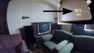 Mansion abandonada. Nos encontramos televisión dentro