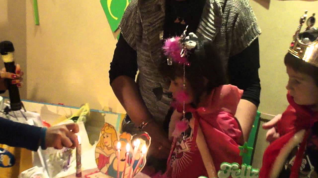 Salón Evaristo´s; Cumple 5 de Caro y 4 de Santi: Ceremonia de La torta