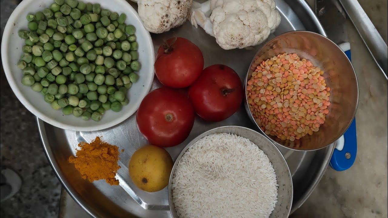 घर पर बना स्वादिष्ट खिचड़ी #food #cooking #homecuisine #foodforfoodies #foodie #recipe #easyrecipe 