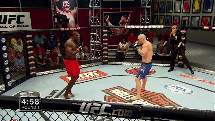 The Ultimate Fighter 19 Elimination Fight: Jake He...