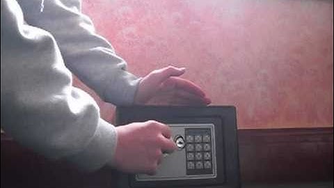 How to break into most digital safe