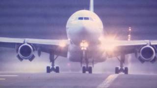 Uman Airbus A340-313 Crosswind Landing