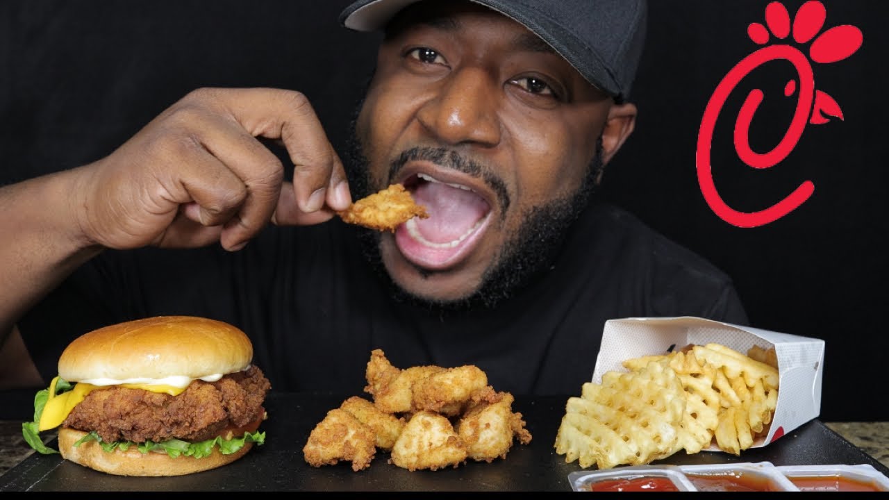 EATING A CHICK-FIL-A CHICKEN SANDWICH, CHICKEN NUGGETS & WAFFLE FRIES  MUKBANG (EATINGSHOW) TCEATS
