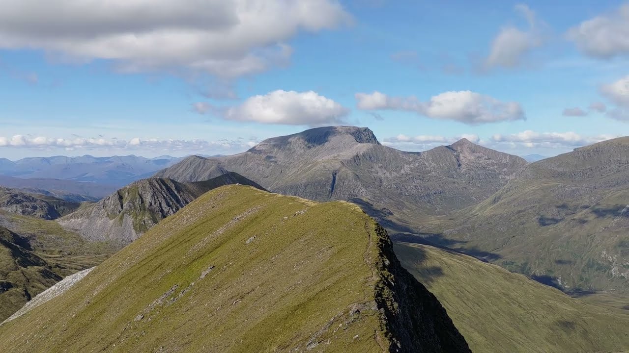 Na Gruagaichean - summit 360 panorama