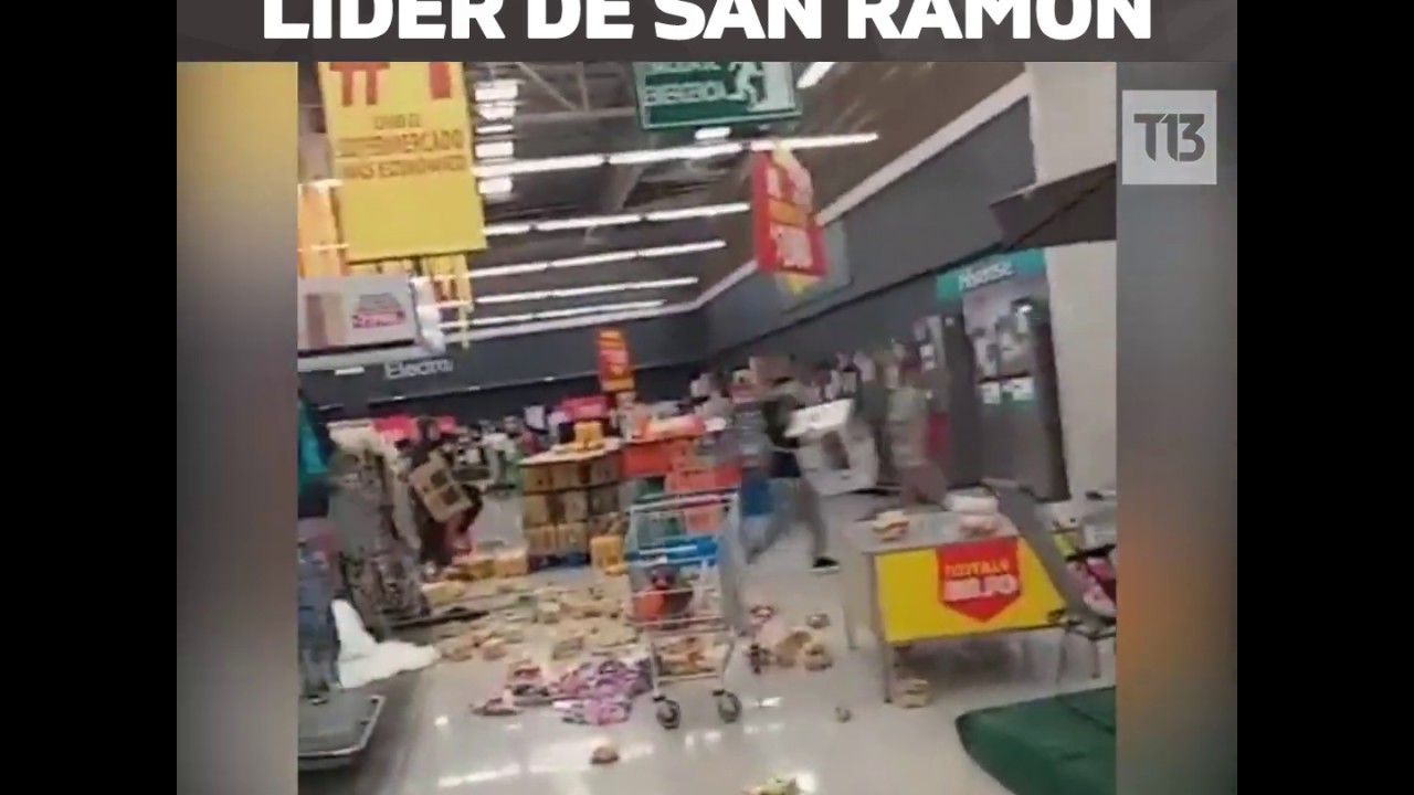 Registran saqueo a supermercado en medio de graves protestas en Santiago