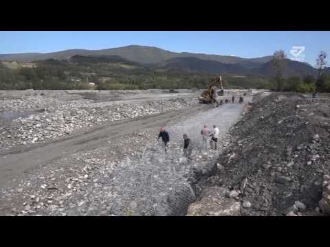 სოფელ მათხოჯში მდინარე ცხენისწყლის კალაპოტში ნაპირსამაგრი სამუშაოები გრძელდება /MTAVARI/