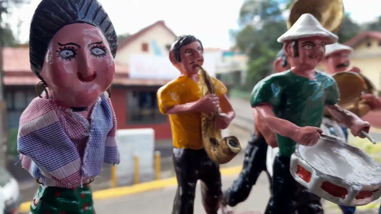 Mascaradas y cimarronas miniatura en venta!