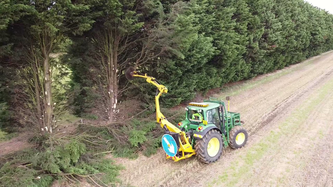 HYDROCUT LONG REACH SAW SIDING UP A LEYLANDII HEDGE YouTube