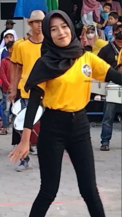 janganlah kau mabuk kalau aku sedang tersenyumm