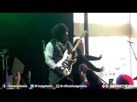 Afroman Punches Woman On Stage @Hodgetwins