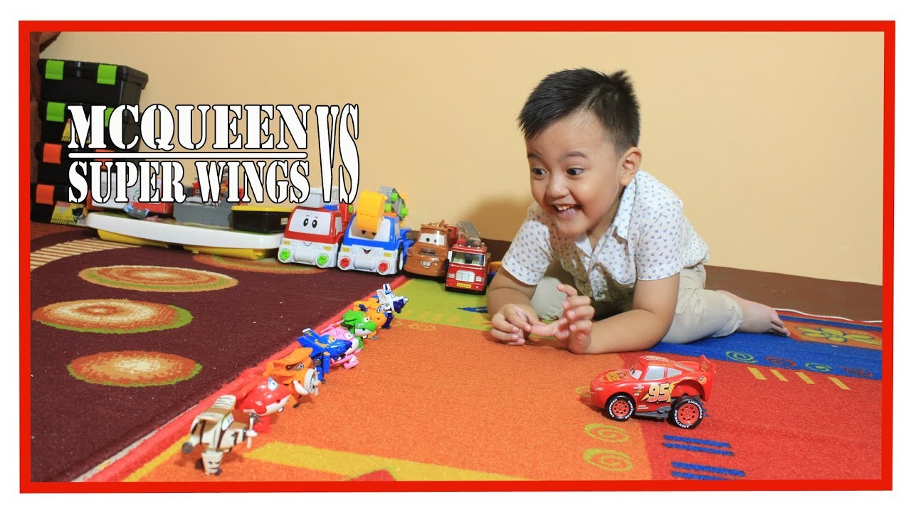 Mainan Anak Mobil  Balap  Lightning Mcqueen VS Mainan 