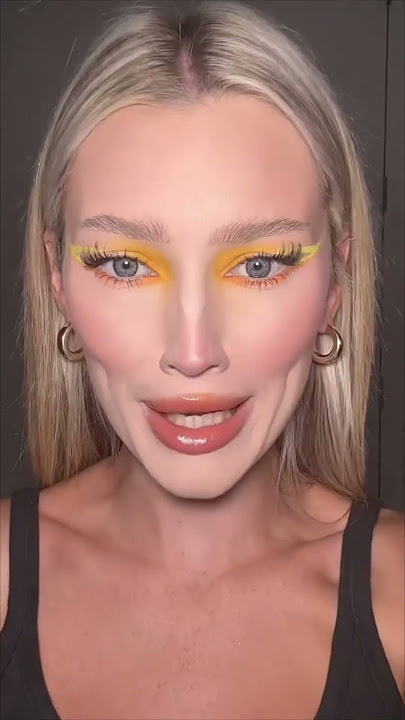 TRYING OUT AN ORANGE LIP GLOSS 🍊💄
