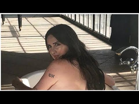 Celia Lora posa desnuda en una bañera y lo presume en Instagram
