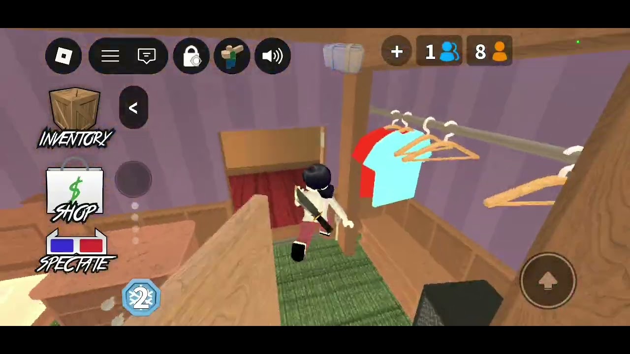 Eu jogado  com minha  irmã 