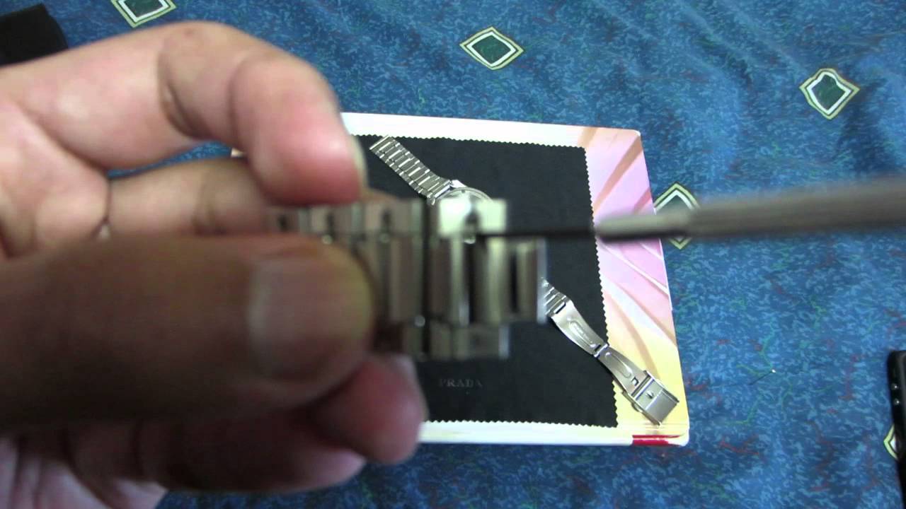 How to Adjust Seiko Watch Bands the Easy Way - YouTube