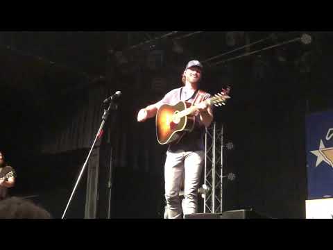 Riley Green “Different ‘round Here”