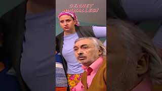 Pembe, Fatoşa Eziyet Ediyor